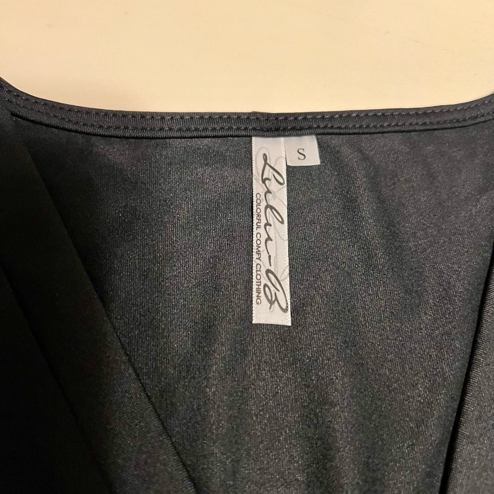 Lulu-B UPF 50+ Cooling Fabric Sleeveless V-Neck Top Black Size Small NWT new tag - Picture 5 of 9